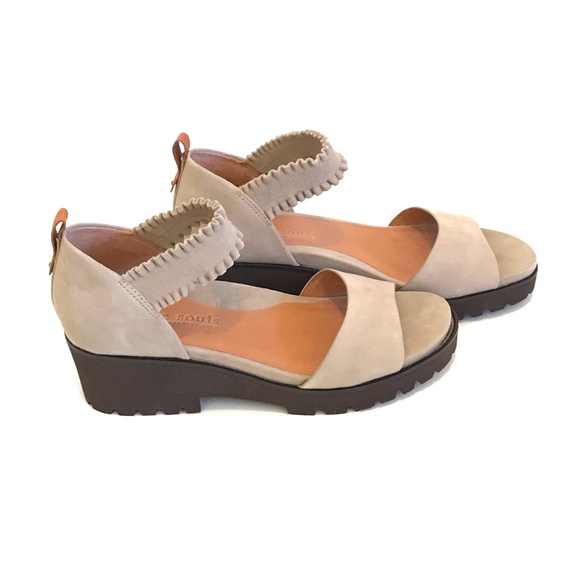GENTLE SOULS Comfort Sandals Leather Slip On Anja Mushroom Women’s Size 9 EU 40 - Picture 1 of 16